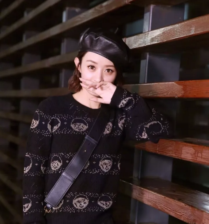 今年秋冬最chic！原來(lái)短發(fā)和帽子這么配??！