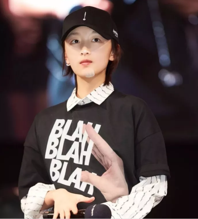 今年秋冬最chic！原來(lái)短發(fā)和帽子這么配??！