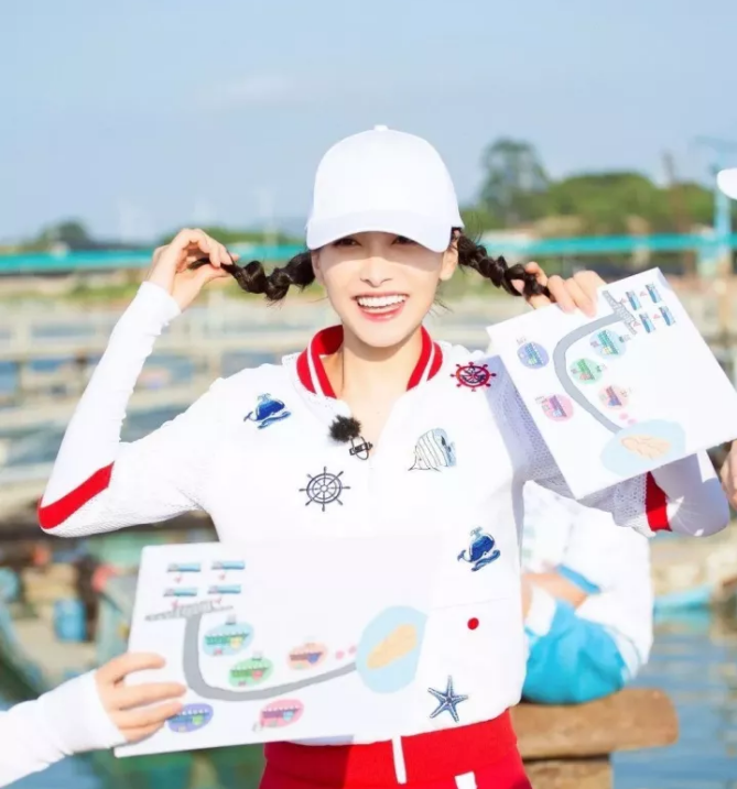 今年秋冬最chic！原來(lái)短發(fā)和帽子這么配啊！