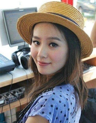 看看女星們花式戴草帽的帽子戲法！